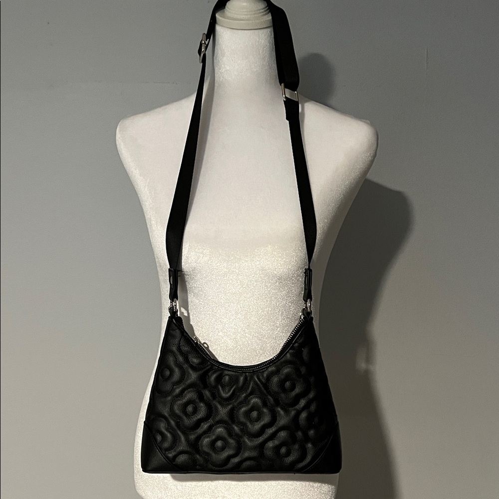 Elegant Black Quilted Shoulder Bag